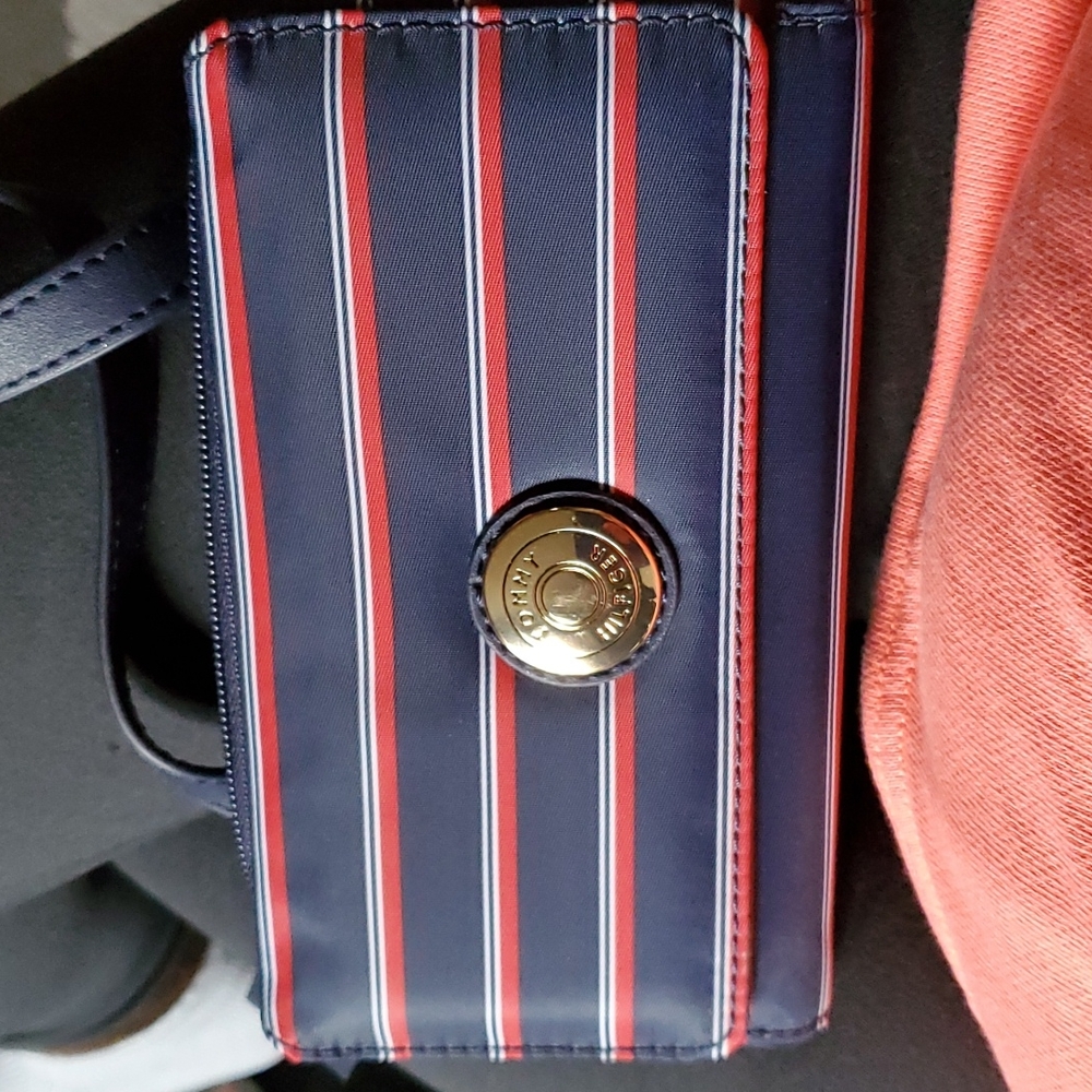 Tommy Hilfiger cross body clutch
